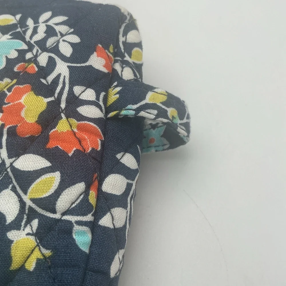Vera‎ Bradley, Retired Chandelier Floral Essential Zip-Top Cosmetic Pouch-NWT